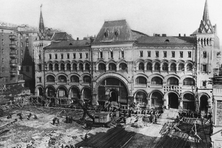 Déplacement de la dépendance du monastère Savvinski en 1939