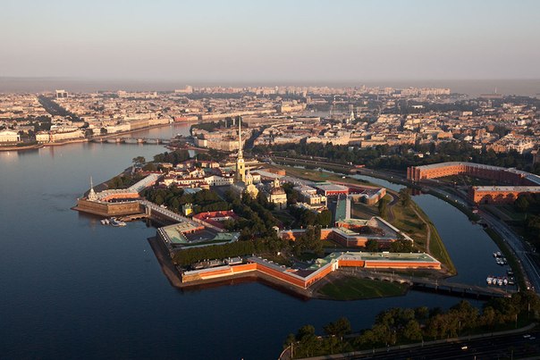 La Fortaleza de San Pedro y San Pablo de San Petersburgo a vista de pájaro. 