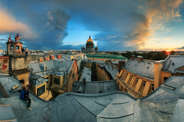 Les toits de Saint-Pétersbourg