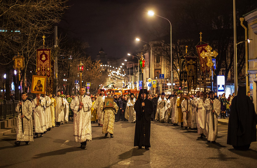 La messe de Pâques à Moscou: la procession