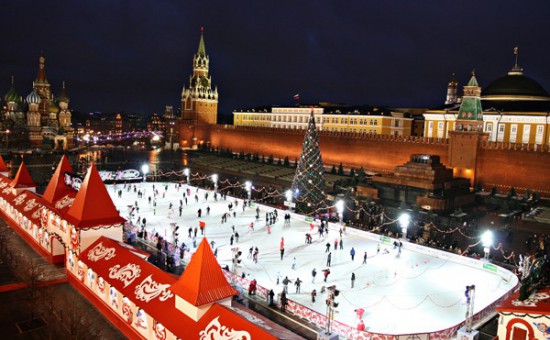 Patinoire sur la Place Rouge à Moscou