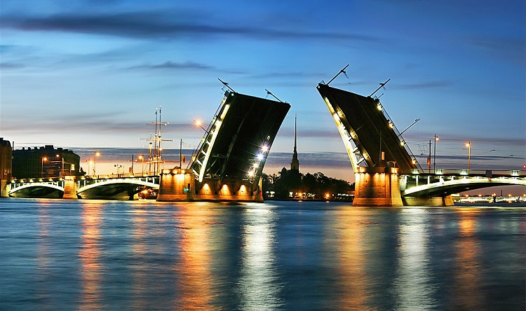 Pont de la Bourse de Saint-Pétersbourg, l'ouverture des ponts