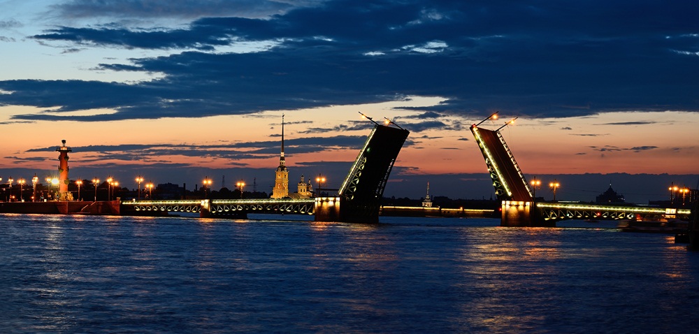 Pont du Palais de Saint-Pétersbourg, l'ouverture des ponts