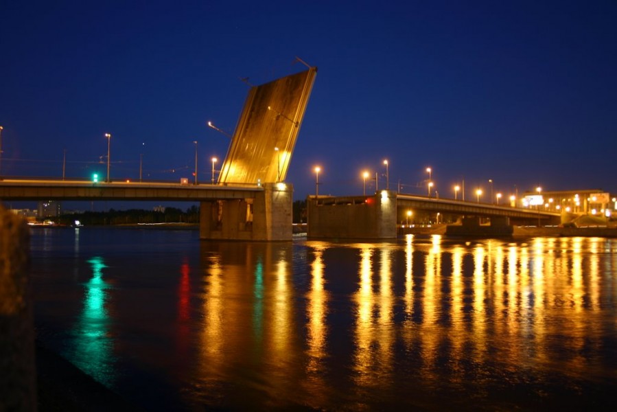 Pont Volodarsky de Saint-Pétersbourg, l'ouverture des ponts
