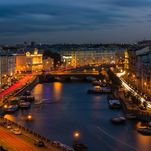 Paseo en barca por los canales de San Petersburgo con guía personal hispanohablante