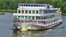 Kronstadt, le bateau de 4 étoiles