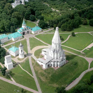 Le parc Kolomenskoïe - l'église de l'Ascension (patrimoine UNESCO)