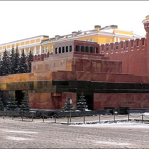 El mausoleo de Lenin en Moscú, 1930, arquitecto Alekséi Schúsev