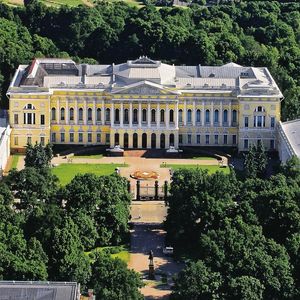 Palais Mikhaïlovski (musée Russe) à Saint-Pétersbourg