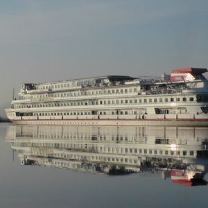 Crucero Moscú-San Petersburgo, parada en isla de Kijí Crucero Moscú-San Petersburgo, parada en isla de Kijí