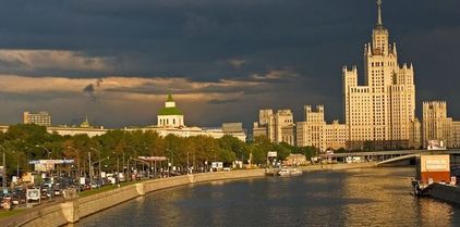 El primer rascacielos estaliniano de viviendas lujosas - Excursiones por Moscú en español con guía privado El primer rascacielos estaliniano de viviendas lujosas - Excursiones por Moscú en español con guía privado